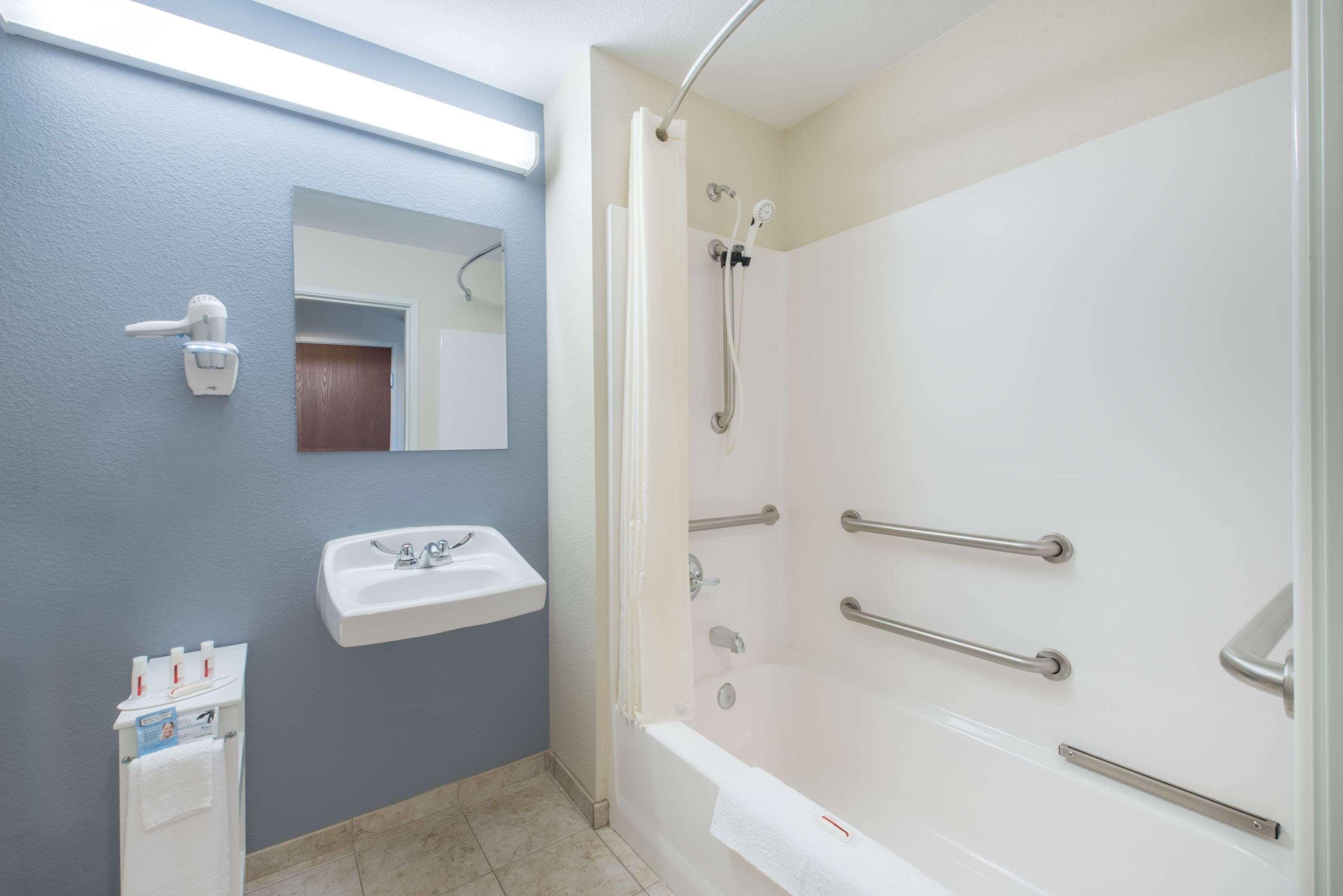 Days Inn By Wyndham Minot Luaran gambar