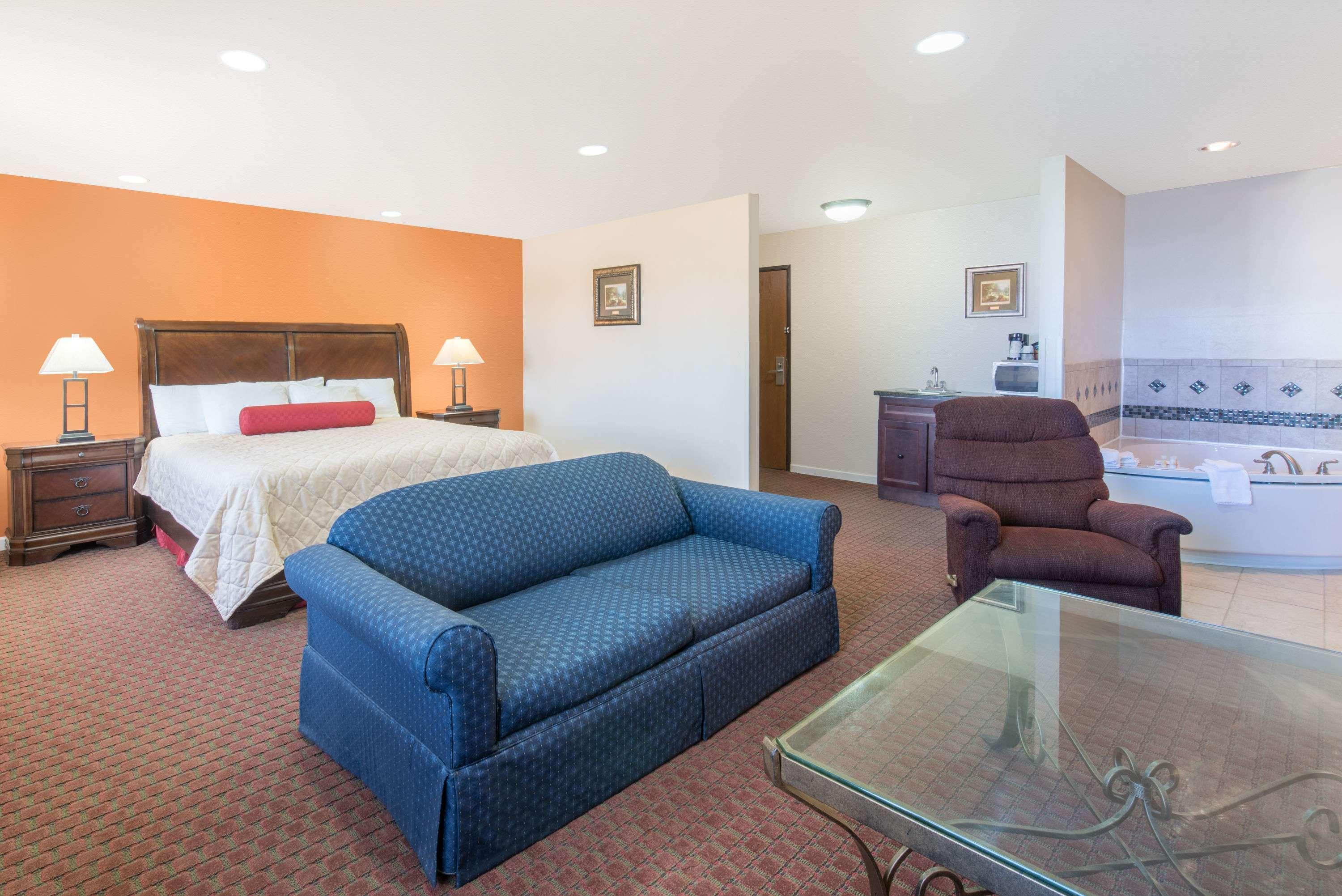 Days Inn By Wyndham Minot Luaran gambar