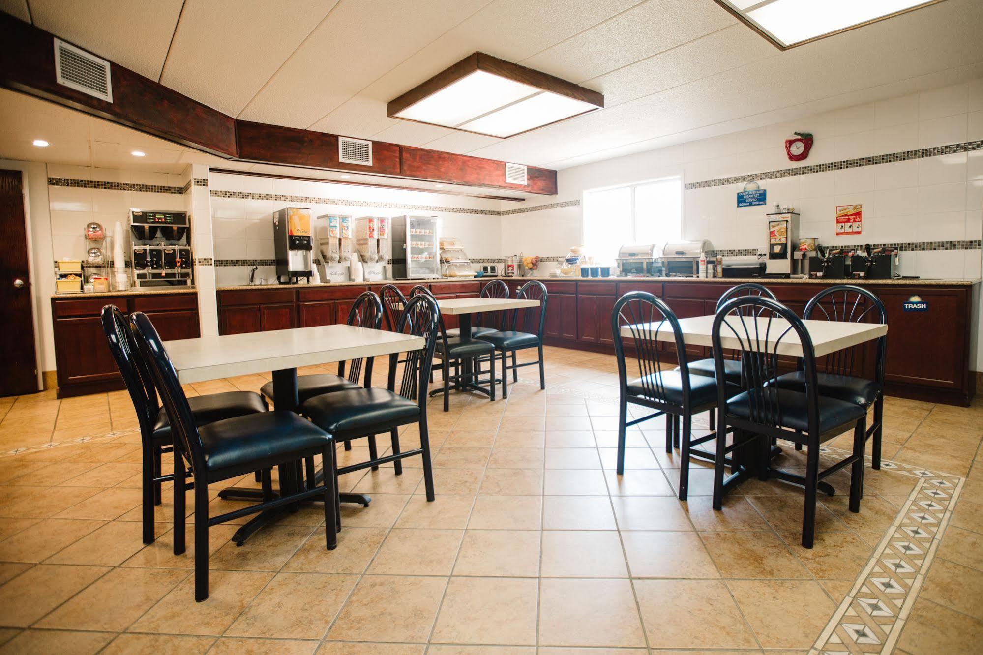 Days Inn By Wyndham Minot Luaran gambar